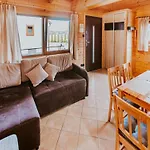 Nyaraló Single-story Homes Close To The